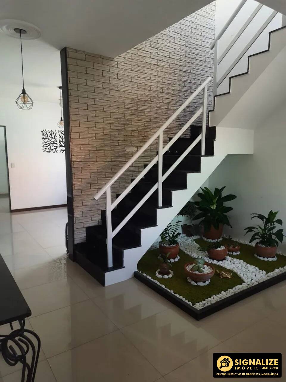 Casa de Condomínio para alugar com 4 quartos, 240m² - Foto 5