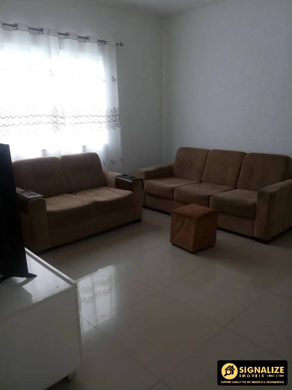 Casa de Condomínio para alugar com 4 quartos, 240m² - Foto 4