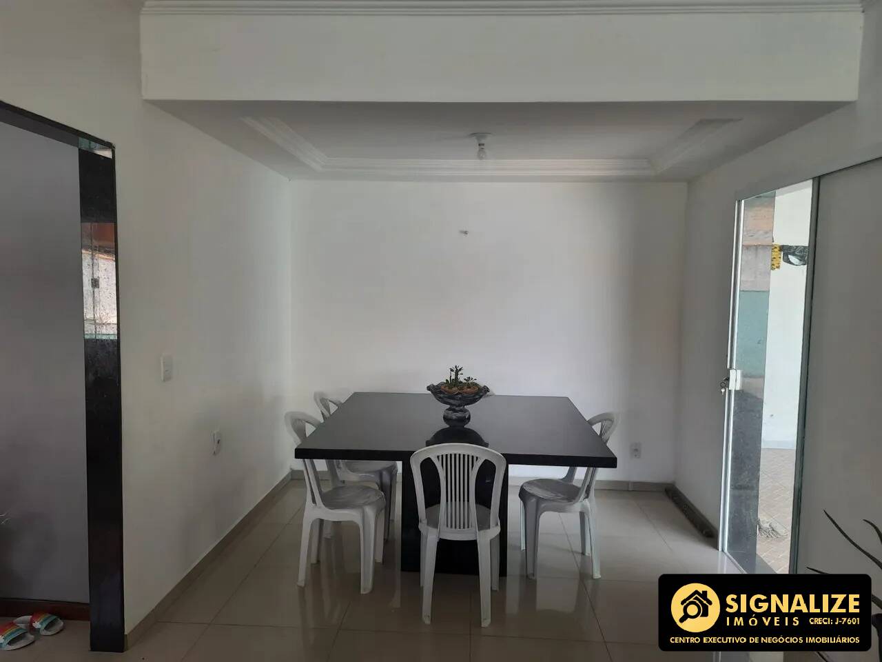 Casa de Condomínio para alugar com 4 quartos, 240m² - Foto 6