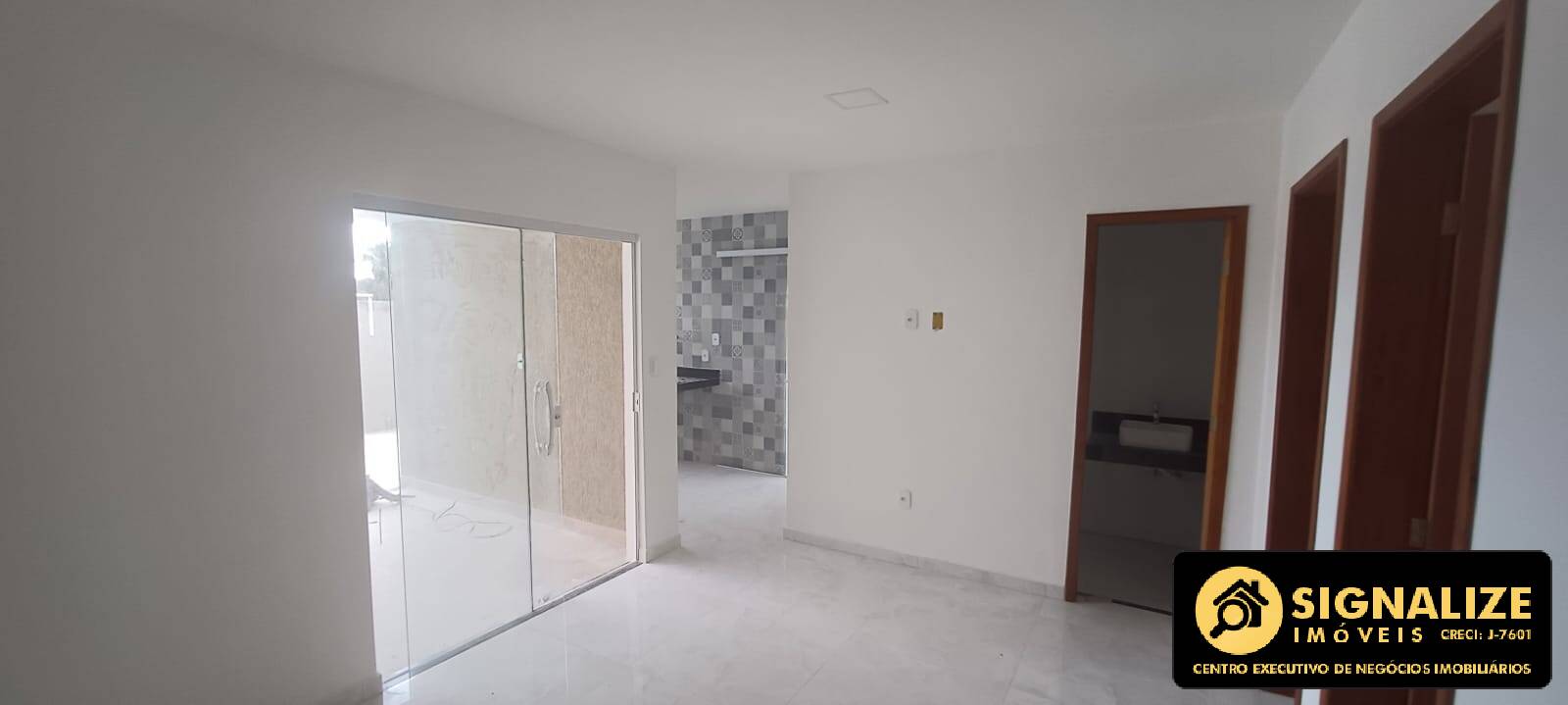 Casa à venda com 2 quartos, 65m² - Foto 2