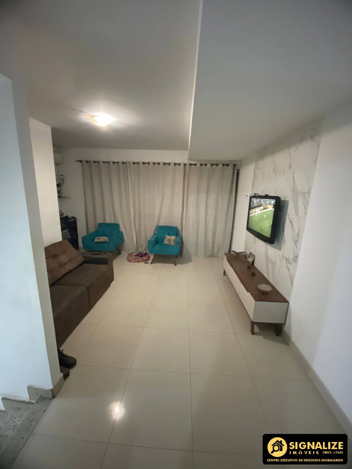TRIPLEX À VENDA EM LOCALIZAÇÃO PRIVILEGIADA – (CABRAL), CONTAGEM/MG