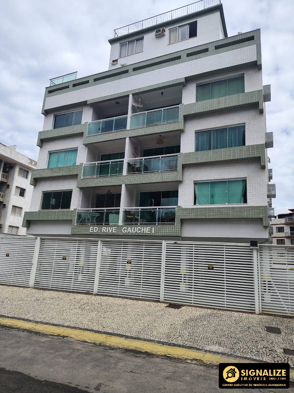 COBERTURA À VENDA NA PRAIA DO FORTE – CONFORTO E LOCALIZAÇÃO PRIVILEGIADA