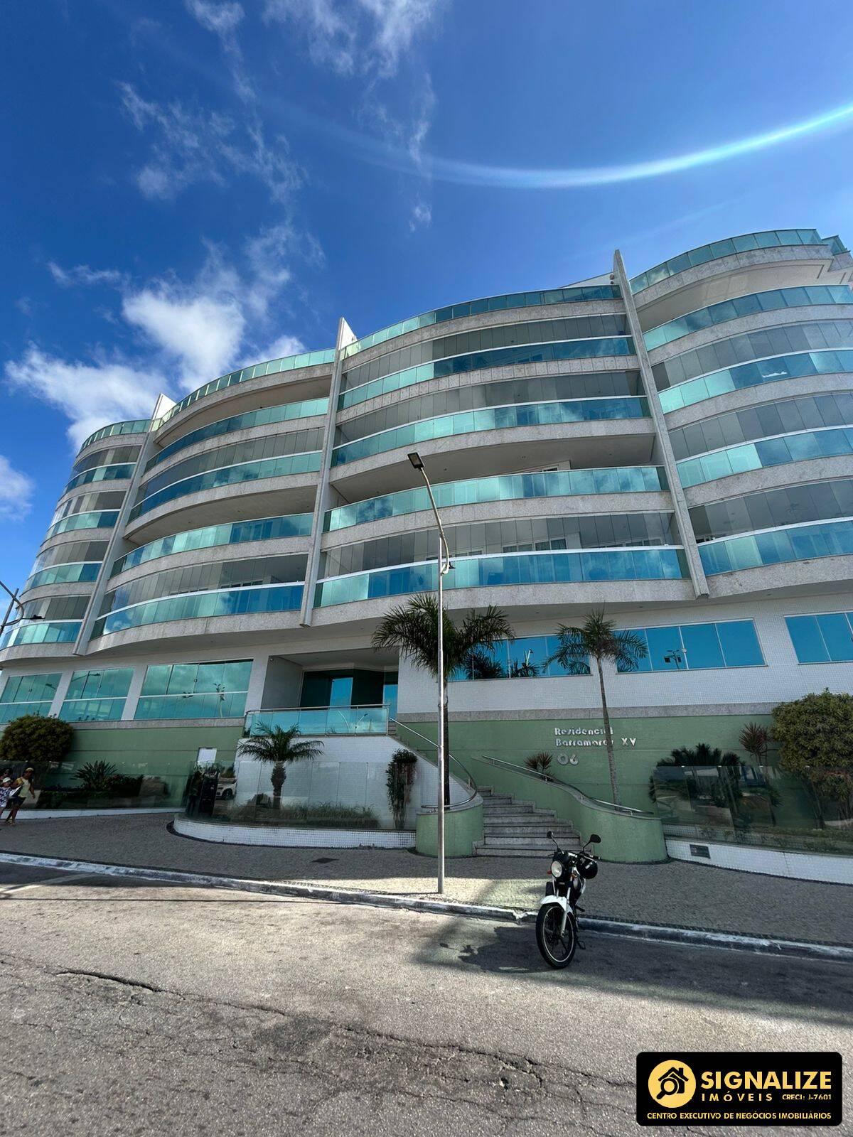 LUXUOSA COBERTURA À VENDA NA PRAIA DO FORTE – CABO FRIO/RJ