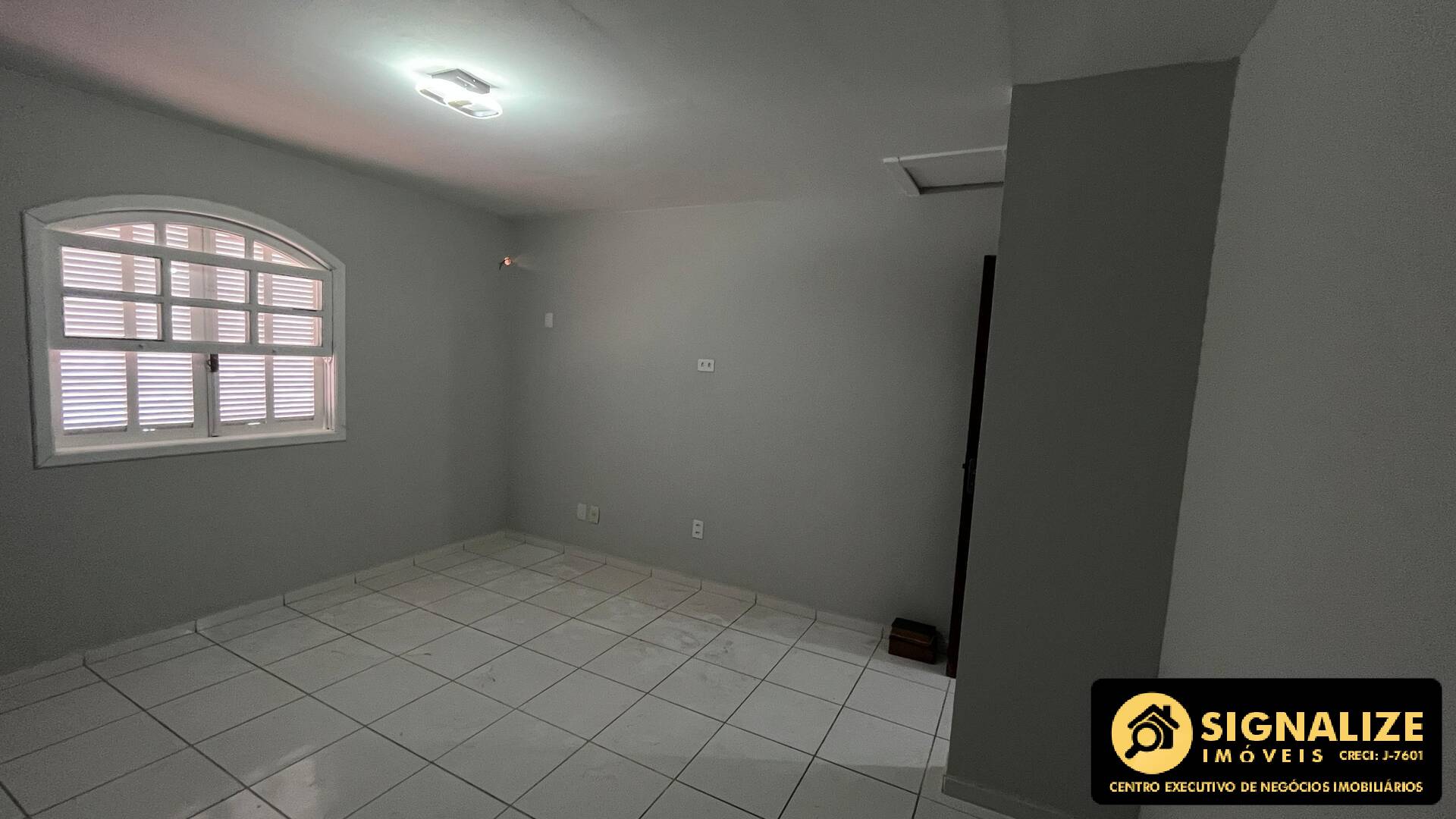 Casa à venda com 2 quartos, 80m² - Foto 13