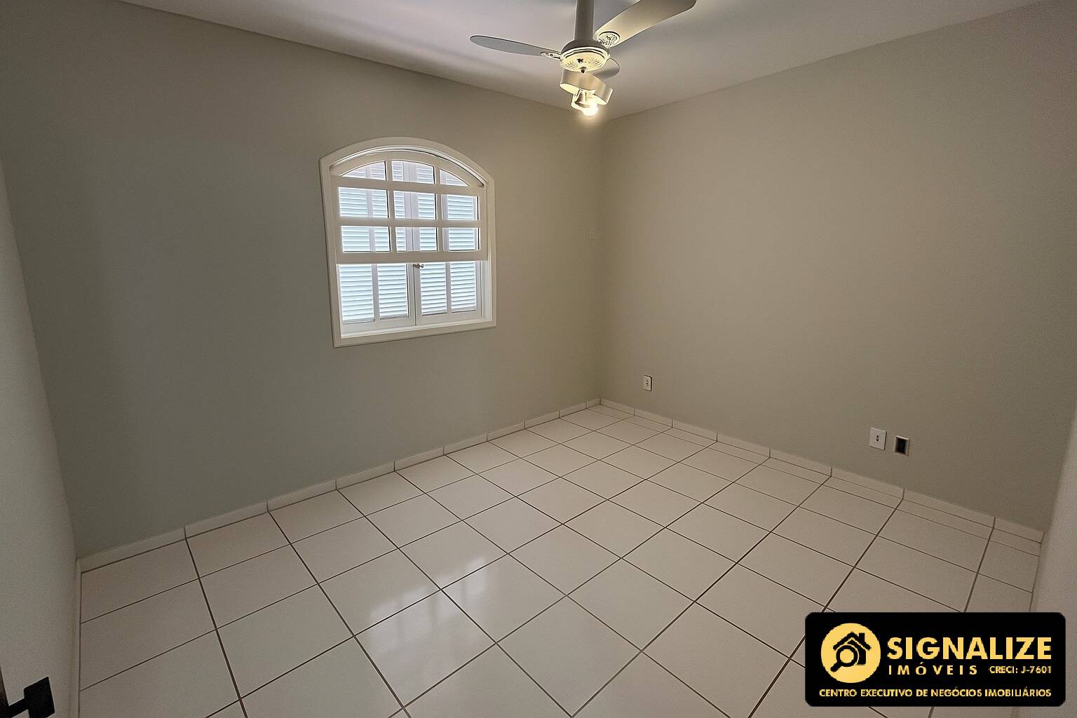Casa à venda com 2 quartos, 80m² - Foto 8