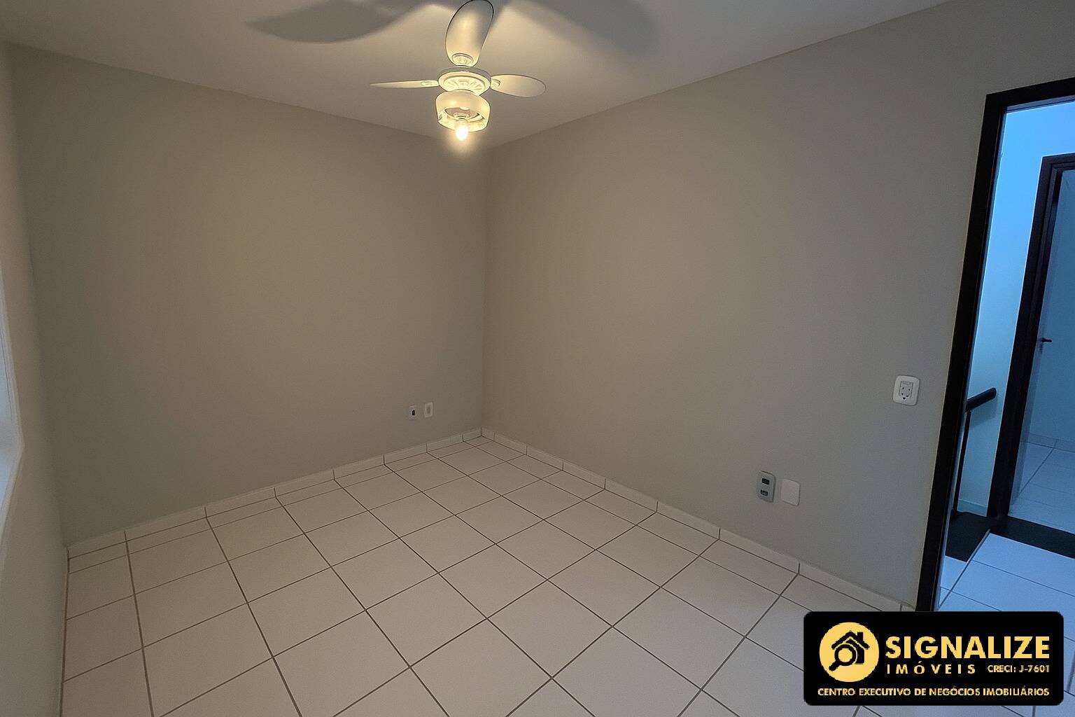 Casa à venda com 2 quartos, 80m² - Foto 9