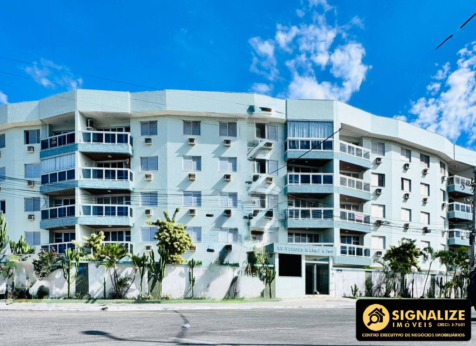 AMPLO APARTAMENTO PARA LOCAÇÃO FIXA – EDIFÍCIO VERDES MARES | CABO FRIO/RJ