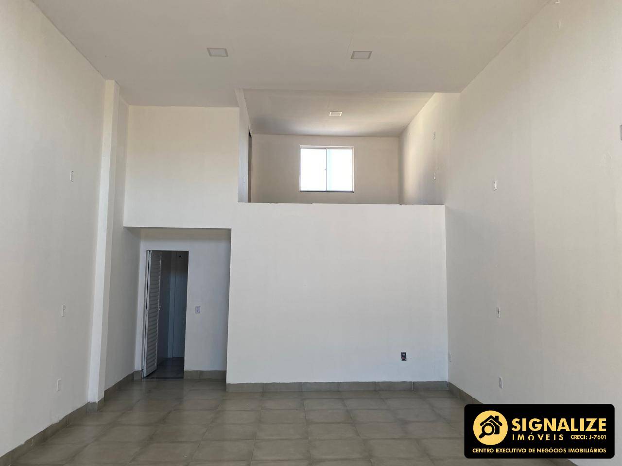 EXCELENTE PONTO COMERCIAL COM 40M² À VENDA - CABO FRIO/RJ