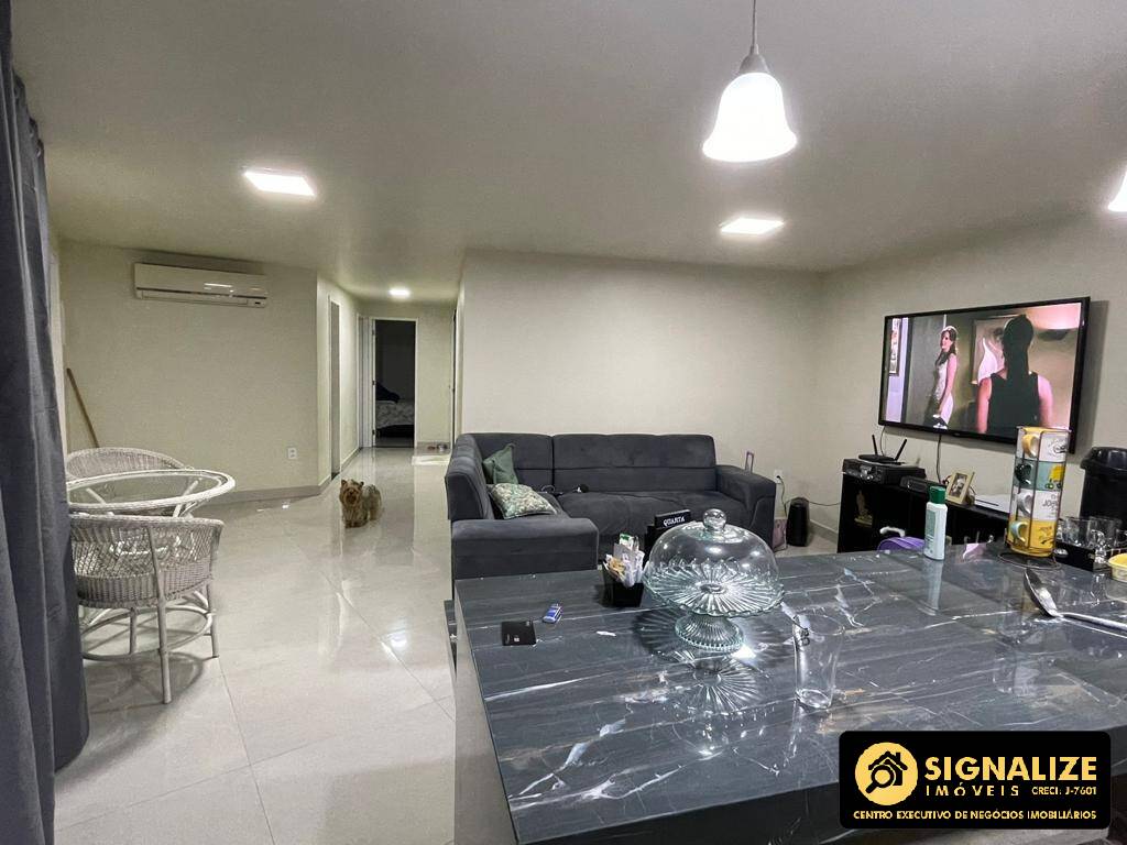 CASA ESPAÇOSA À VENDA COM 3 QUARTOS, CONDOMÍNIO BOSQUE DO PERÓ - CABO FRIO