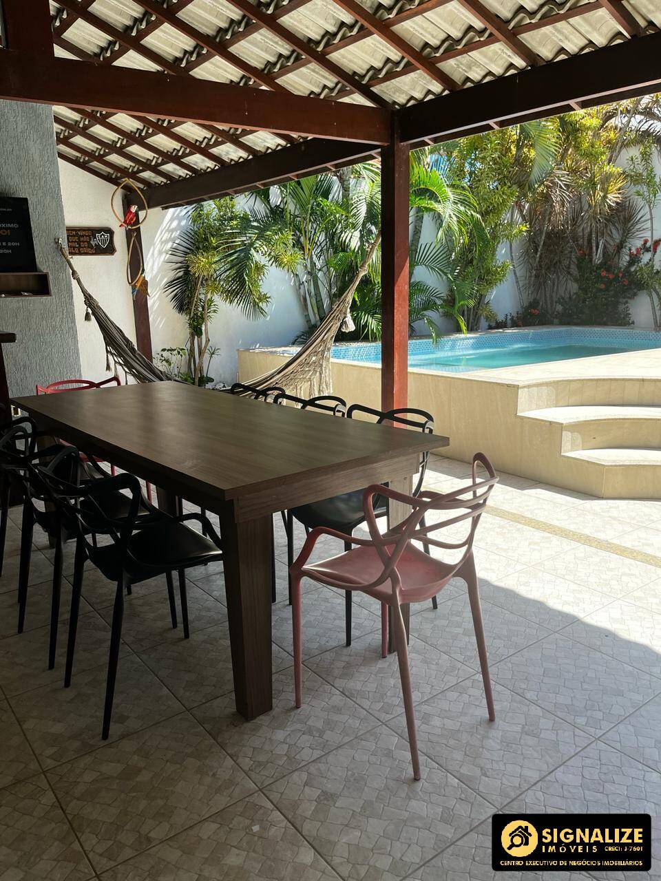 CASA 04 QUARTOS NO CONDOMÍNIO DOS PÁSSAROS, PORTEIRA FECHADA - CABO FRIO/RJ