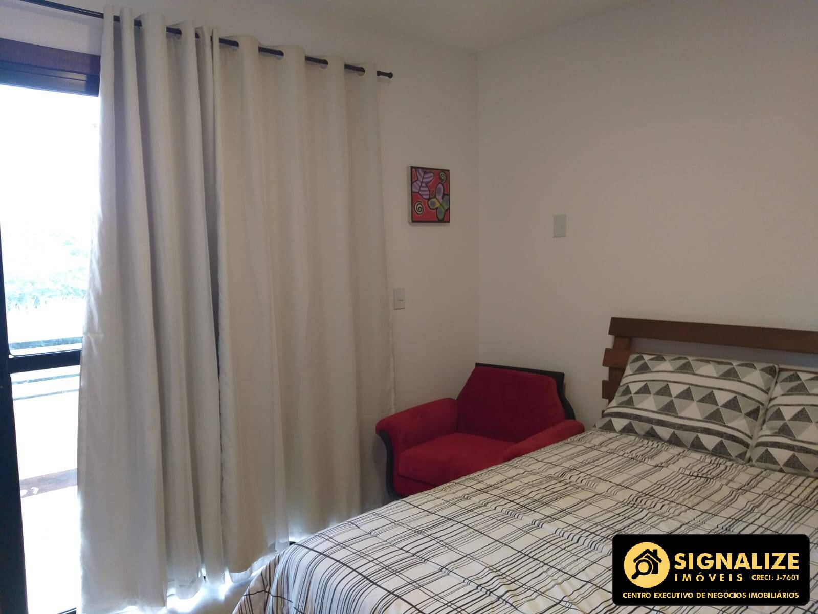 Casa de Condomínio para alugar com 4 quartos, 252m² - Foto 4