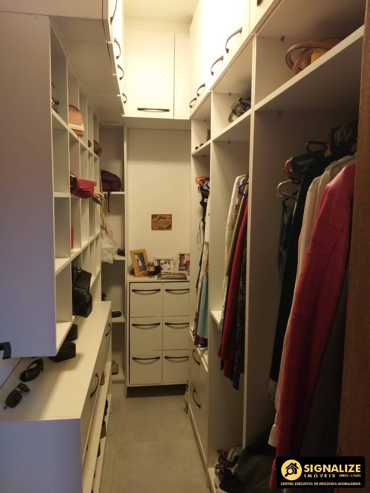 Casa de Condomínio para alugar com 4 quartos, 252m² - Foto 7