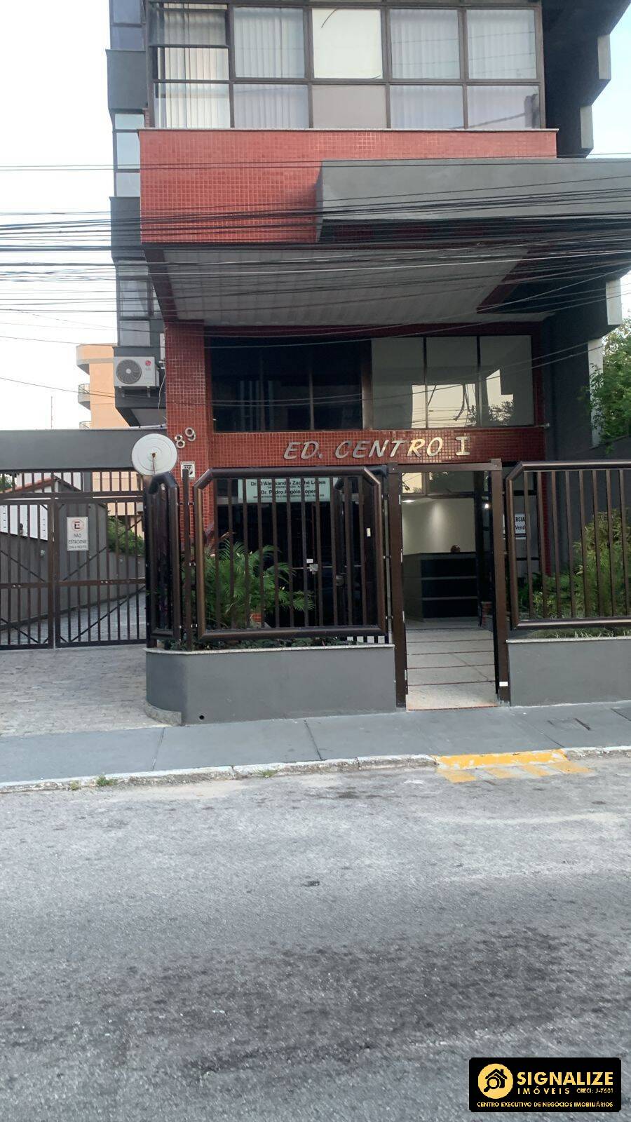 CONJUNTO DE SALAS COMERCIAIS PARA LOCAÇÃO – CENTRO DE CABO FRIO